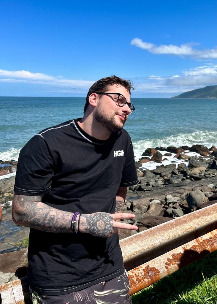Felipe Frantz Zanini (ffzanini) - Senior Software Engineer & Frontend Architect na praia em Pelotas, Brasil
